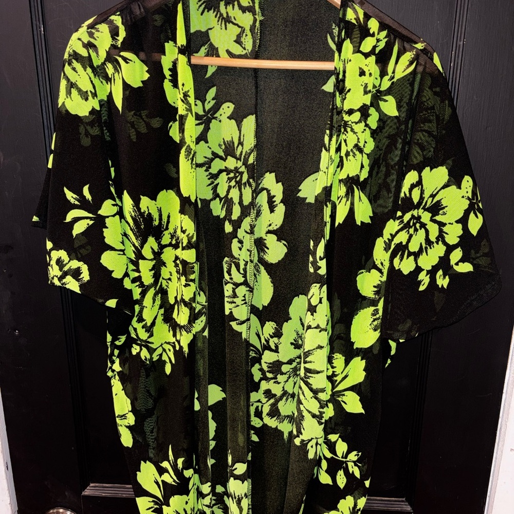 Olive Tree Women's Black & Neon Green Floral Swim Coverup Size Small